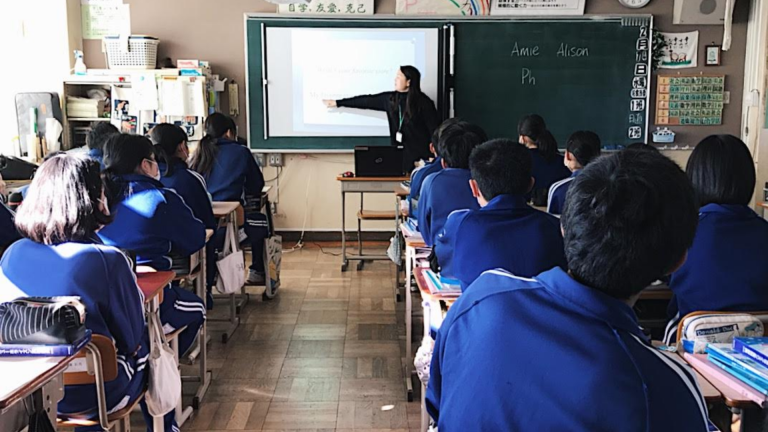 Jap&atilde;o bate recorde de alunos que precisam de apoio para aprender japon&ecirc;s