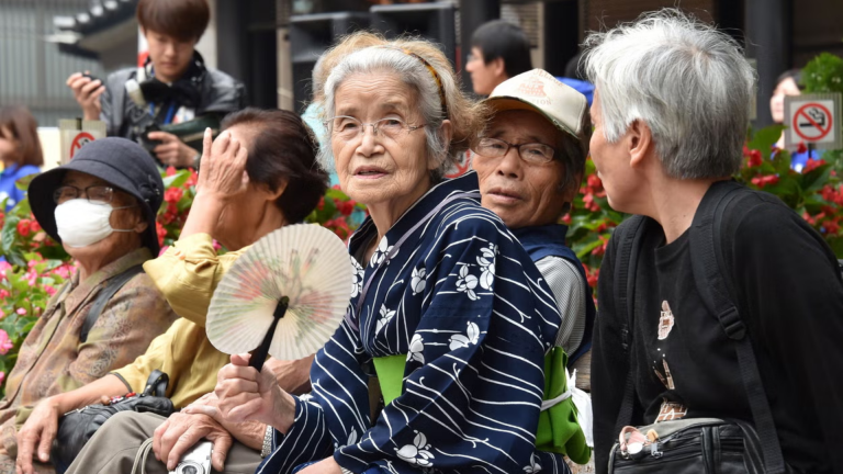 Quase metade das idosas no Jap&atilde;o prefere pedir conselhos &agrave; IA em vez de pessoas